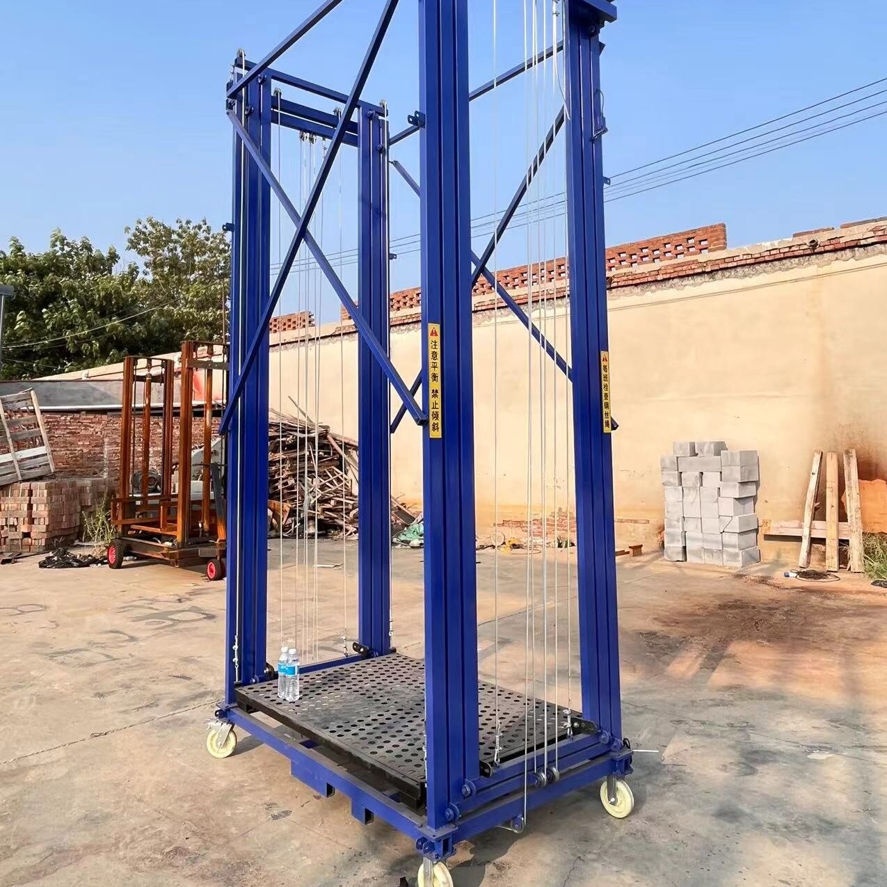 Electrical Scaffolding Lift 500Kg 6m Height made by Steel Pipes Electric Lifting Scaffold